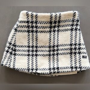 Lili Gaufrette Plaid Skirt in Cream and Black Sz 2